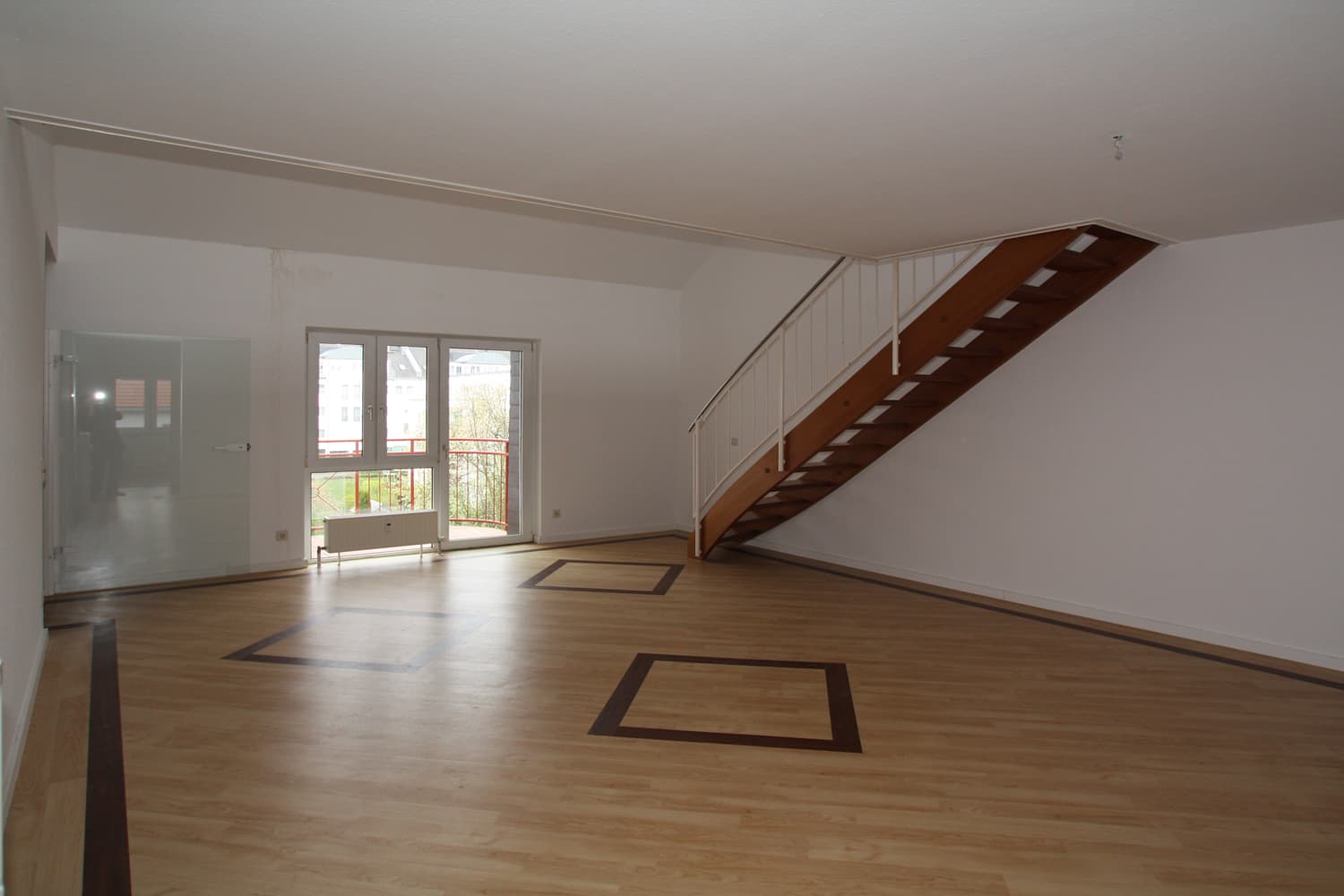 Klasse Galeriewohnung mit Top-EBK und Balkon... - ID 1782-image
