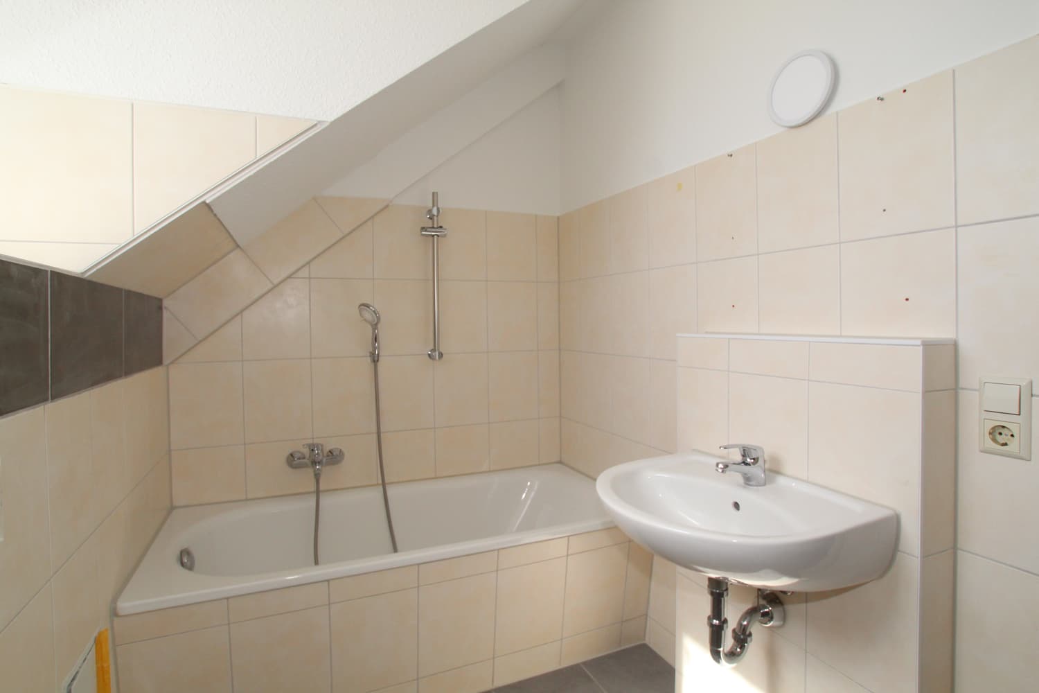 Und klasse Bäcker mit im Haus… Uni-Nähe – ID 2782 - Foto 3